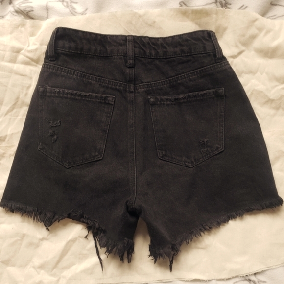 High-waisted Jean Shorts - Picture 2 of 4